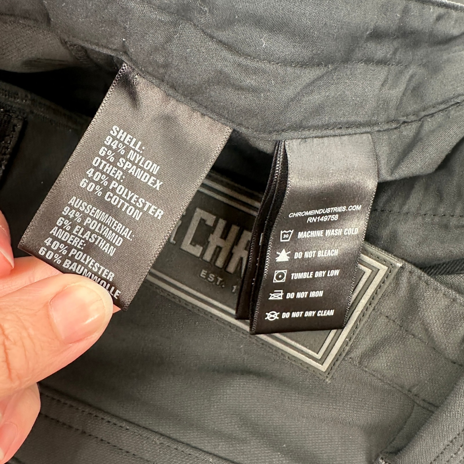 Chrome Industries Powell Engineered Cargo Shorts Mens 28 Black New — image 7 of 7